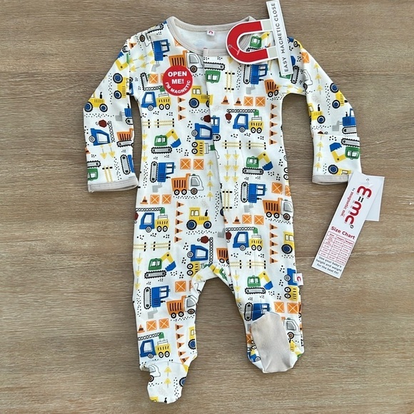E=Mc2 Magnetic Me Cotton Footie Sleeper Construction Newborn 3-6 6-9 months - Picture 1 of 5